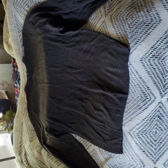 Gray sweater - Picture 8 of 11